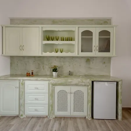 Ikies Santo Filoxenia *